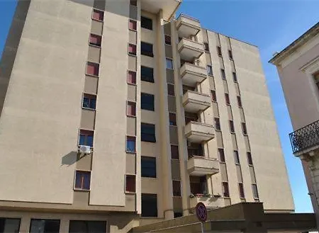 Elegante Con Terrazzo Due Passi Dal Centro Apartament